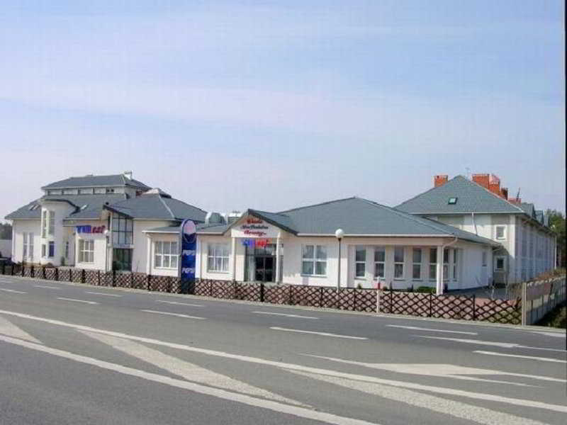 Hotel Tirest Grebiszew Dış mekan fotoğraf